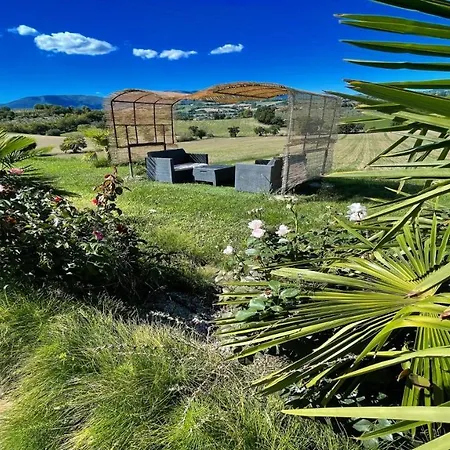 2 Traditional Farmhouses Contain 6 Two Bedroom Apts - Amazing Views All Around Daire