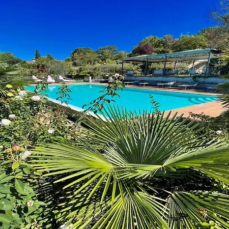 Daire 2 Traditional Farmhouses Contain 6 Two Bedroom Apts - Amazing Views All Around Colle Umberto (Umbria)