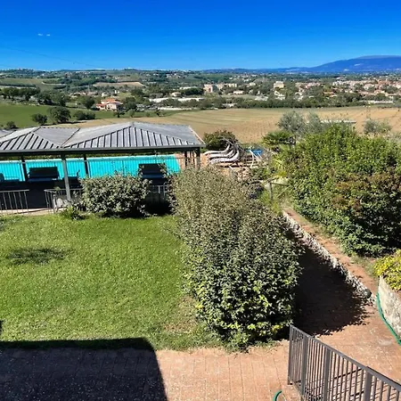 2 Traditional Farmhouses Contain 6 Two Bedroom Apts - Amazing Views All Around Daire Colle Umberto (Umbria)